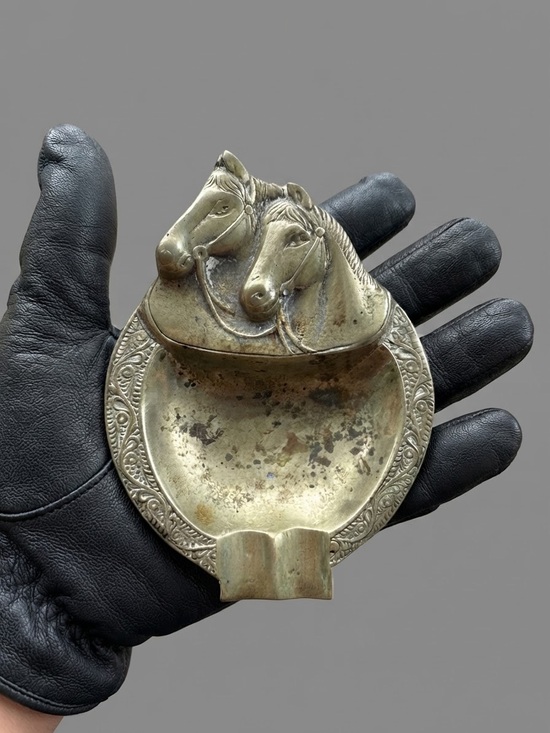Vintage Other - Vintage Antique Gold-Bronze Metal Dual Horse Head Equestrian Catchall & Ashtray